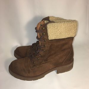 Winter Fashion Boots with faux Fur Lining